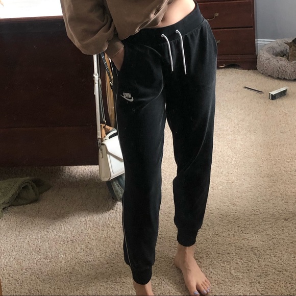 Nike Pants - Nike joggers